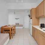 Galazio Seaside شقة Livadakia